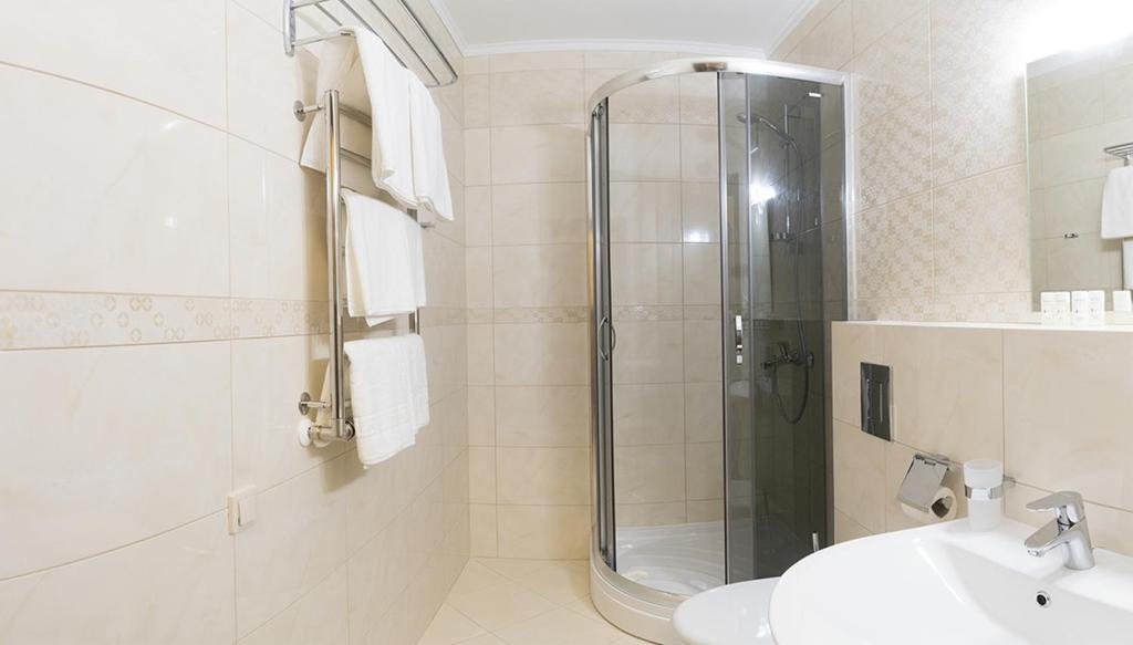 Готель Petros в Буковелі