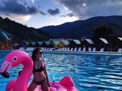 Готель Grand та аквапарк У Іванки Рахів