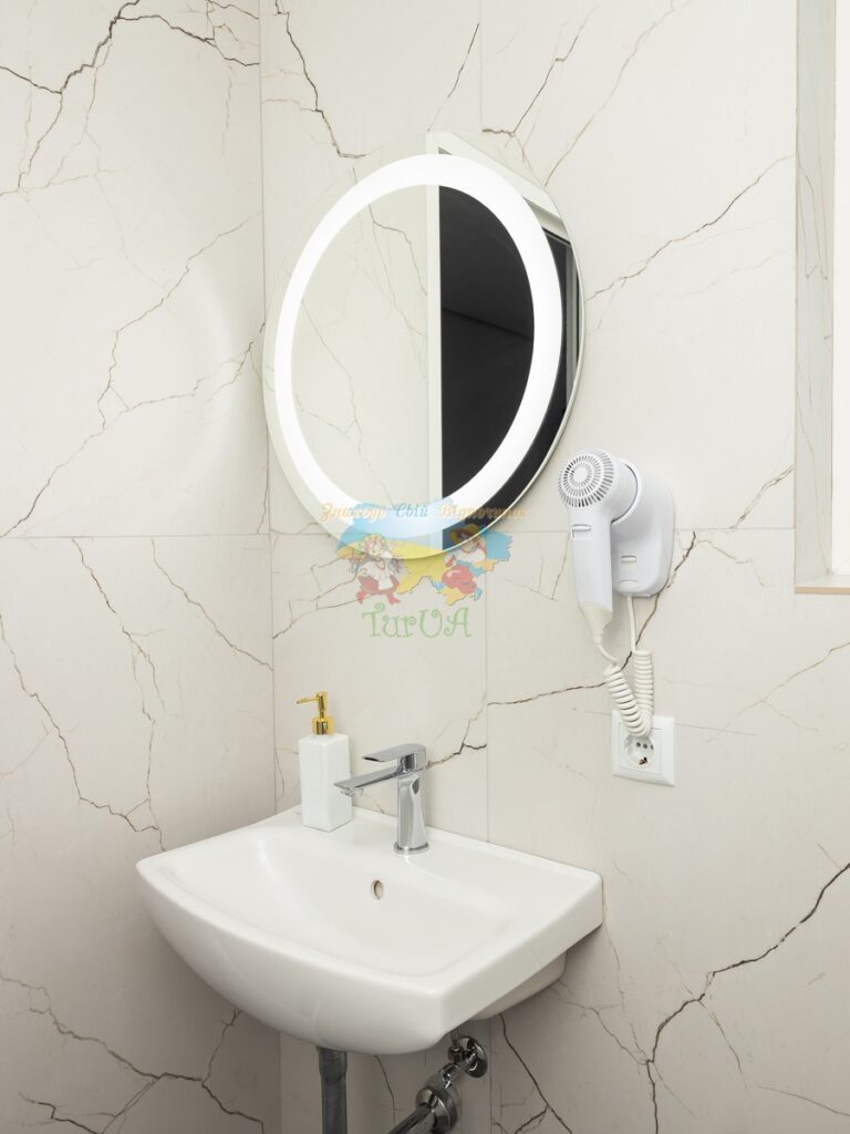 Brookside Hotel Солотвино