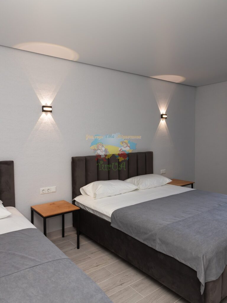 Brookside Hotel Солотвино