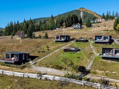 Котеджний комплекс «Хатча Rest House» Ільці