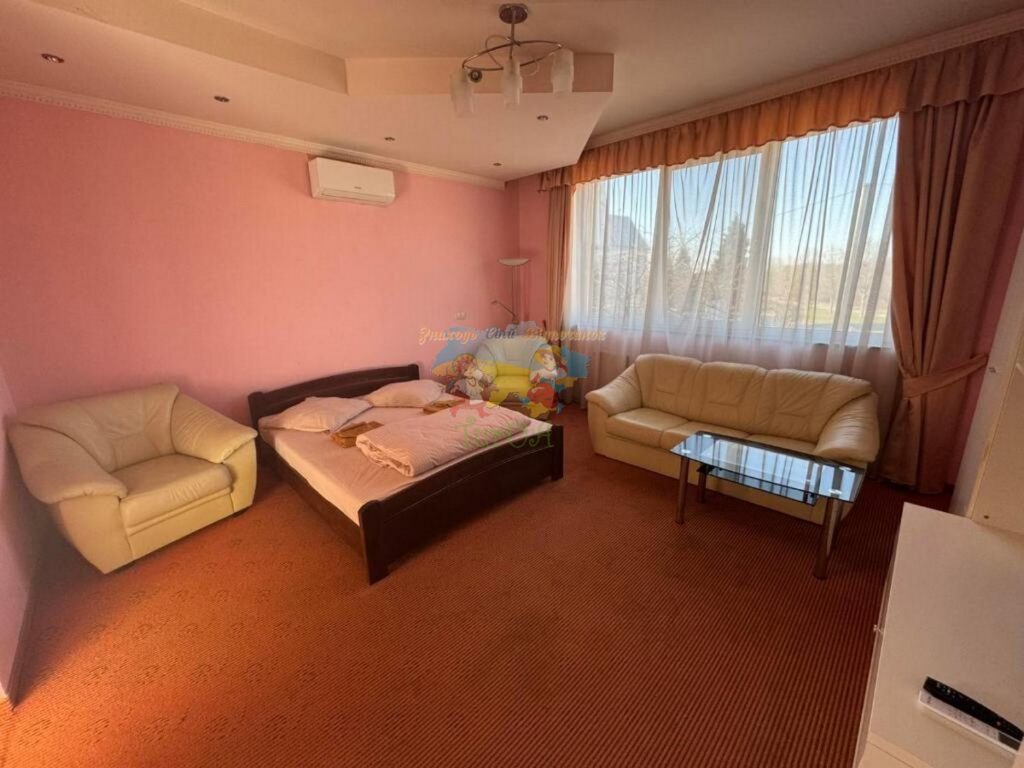 Готель «L&M» Мукачево