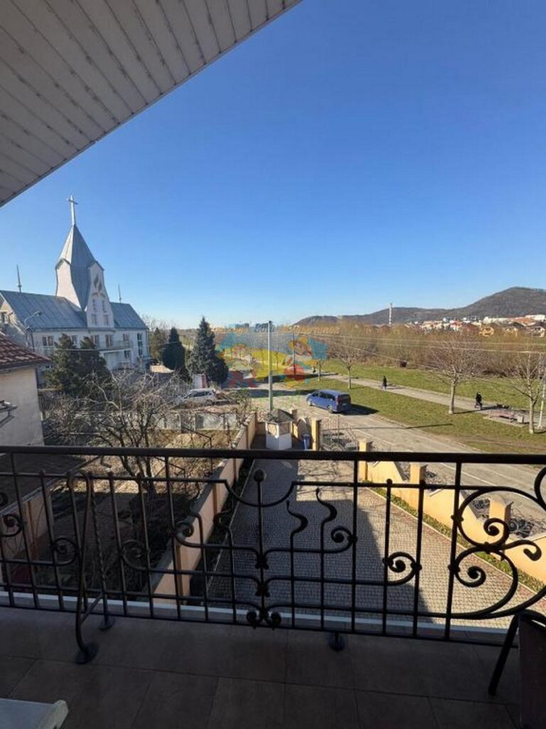 Готель «L&M» Мукачево