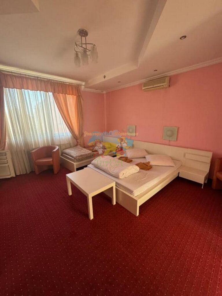 Готель «L&M» Мукачево