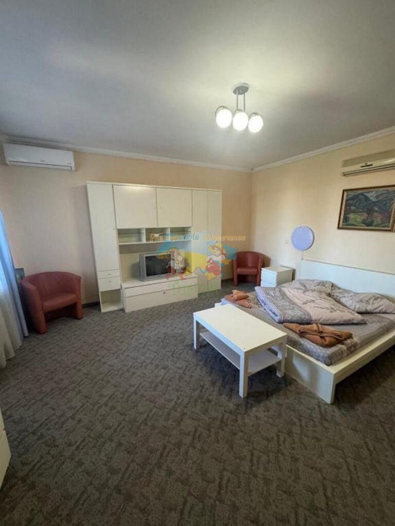 Готель «L&M» Мукачево