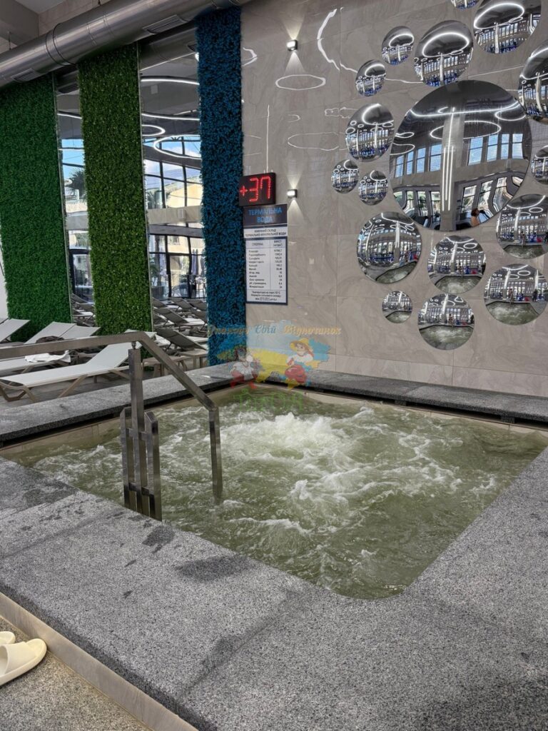 Ivory Resort and Spa Виноградів