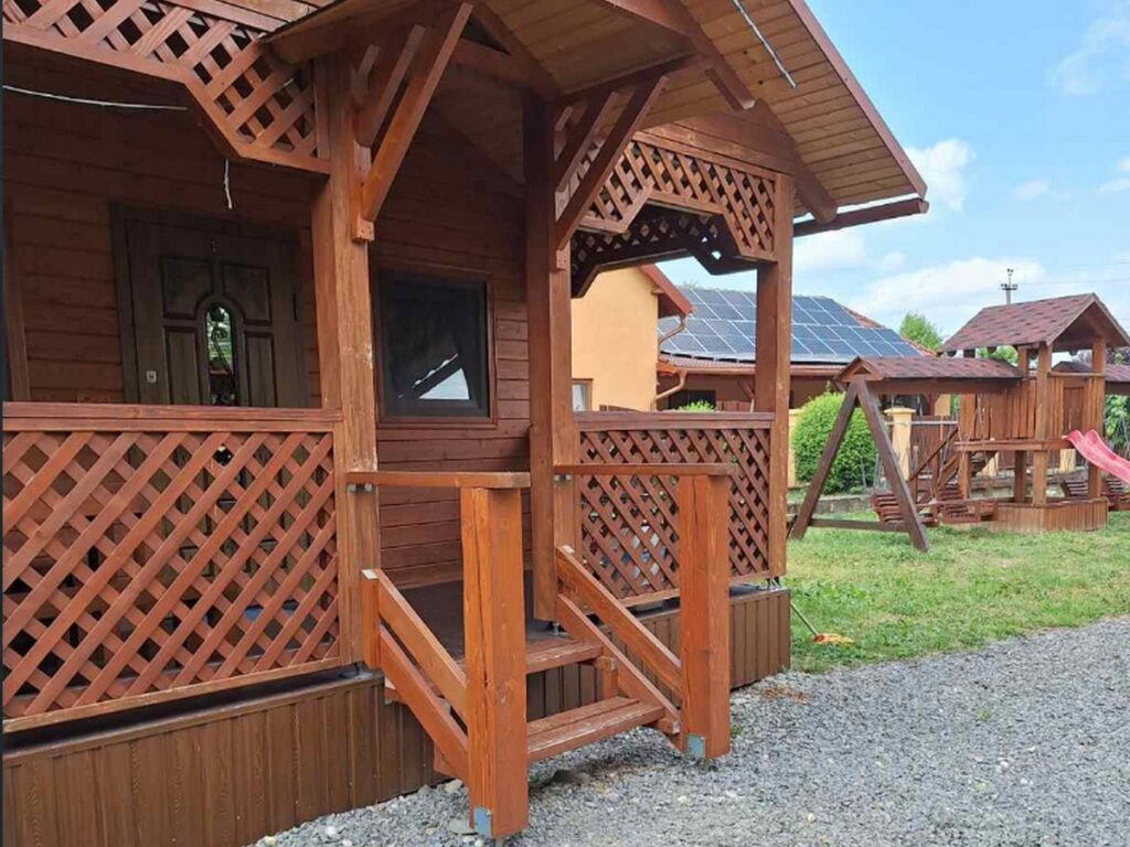 Котедж для відпочинку "G&R Еко"Дийда