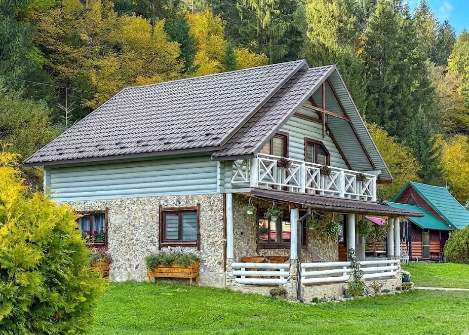 Котедж «Village Wood Cottage» Устеріки