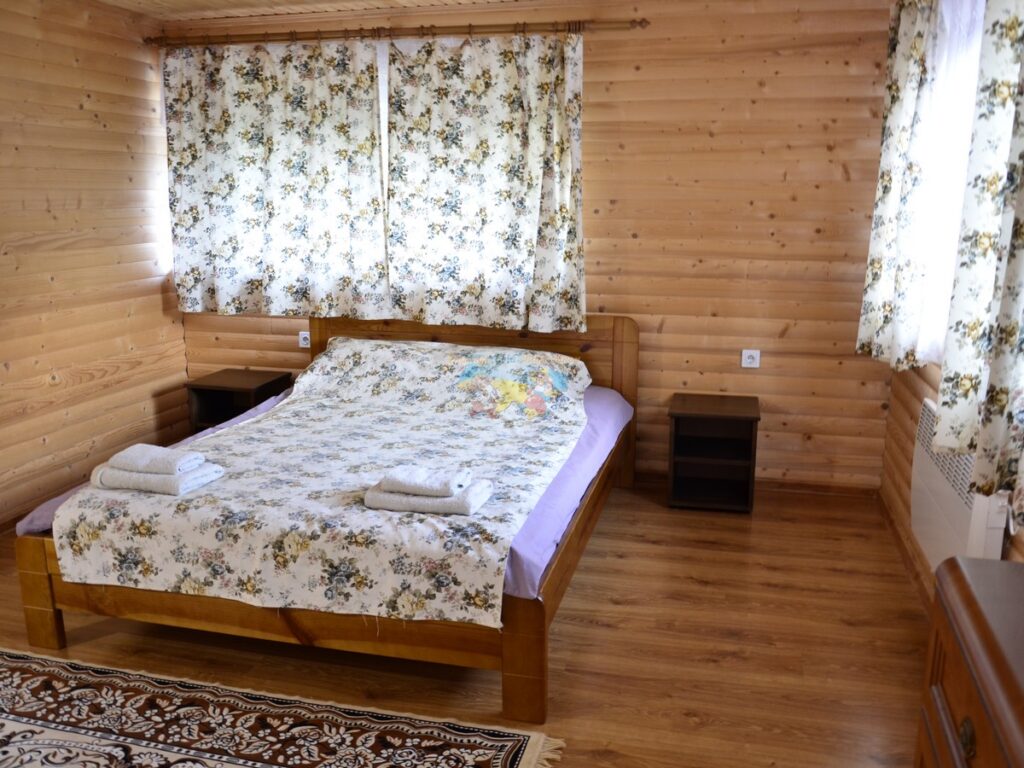 Готель «Ластівчине гніздо» Шаян