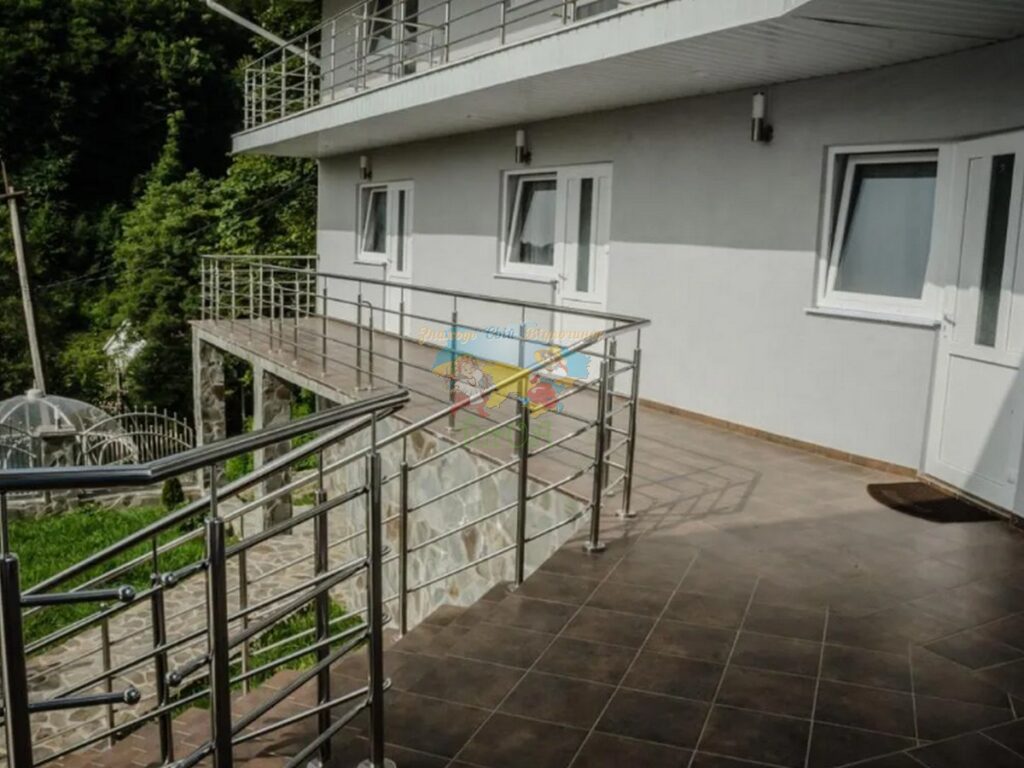 Готель «Ластівчине гніздо» Шаян