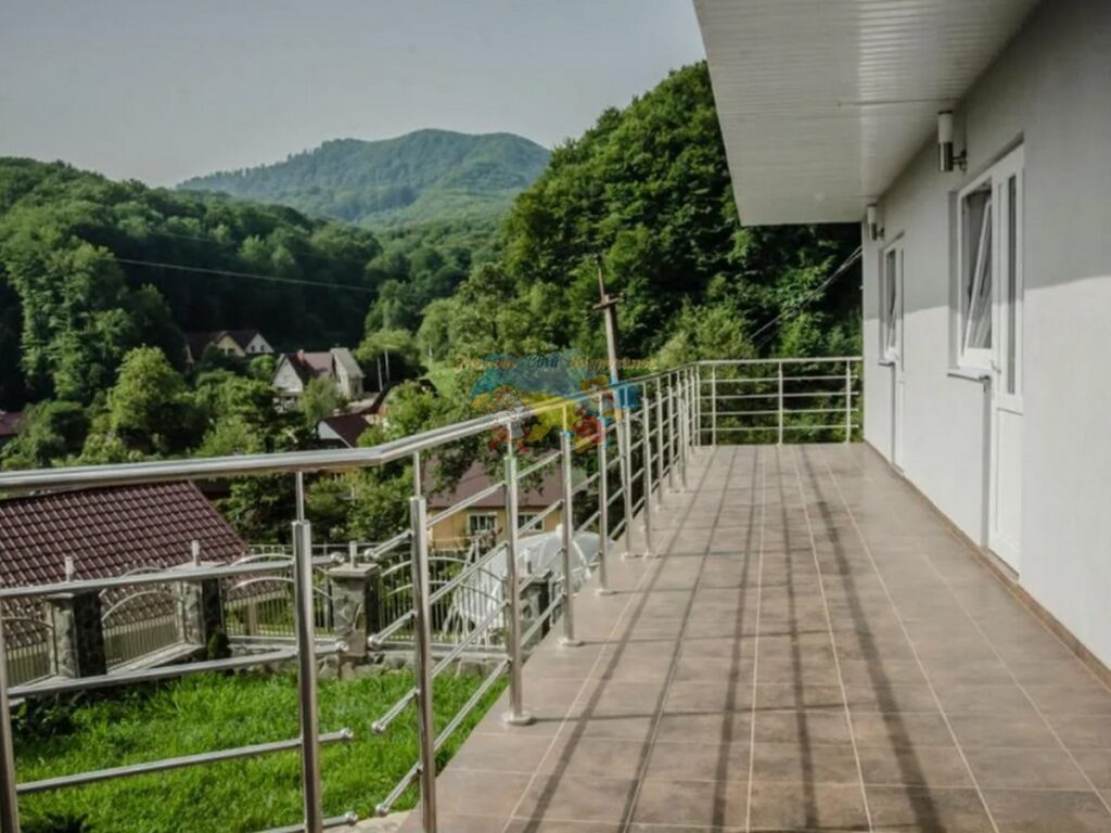 Готель «Ластівчине гніздо» Шаян