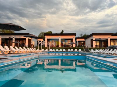 Комплекс Модерн Хауз Солотвино