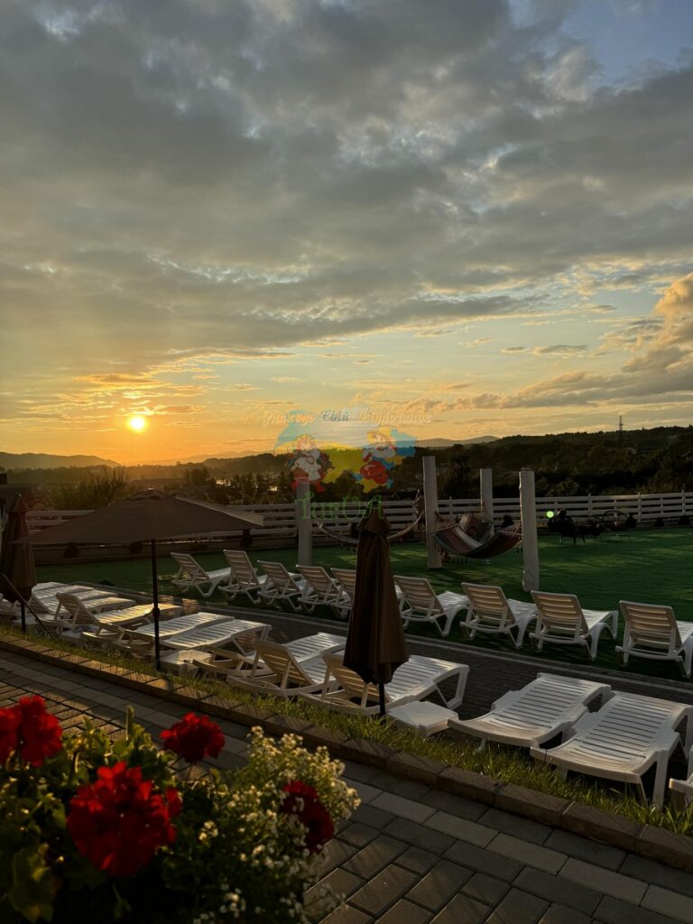 Комплекс Модерн Хауз Солотвино