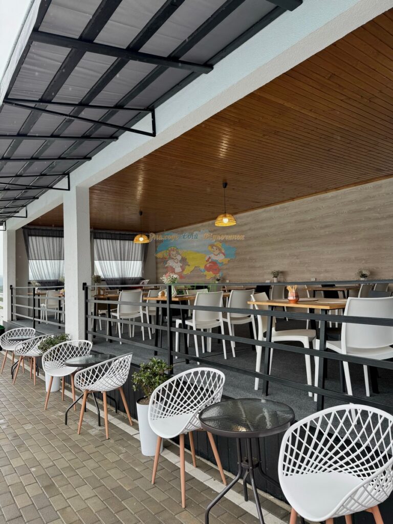 Комплекс Модерн Хауз Солотвино