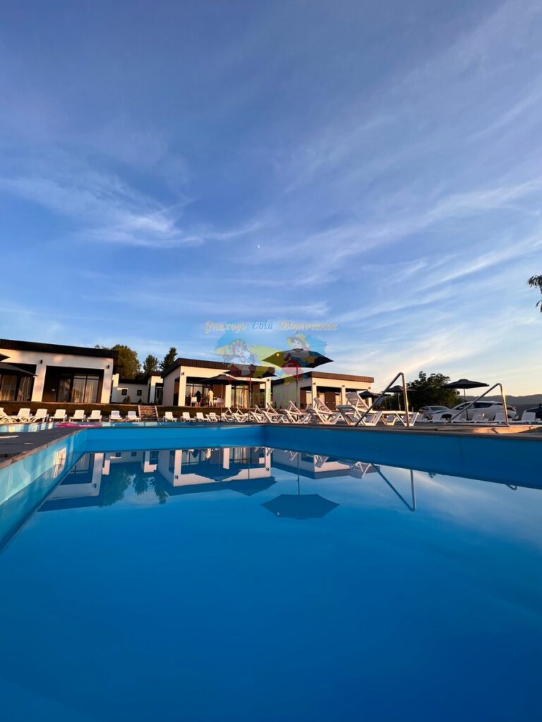 Комплекс Модерн Хауз Солотвино