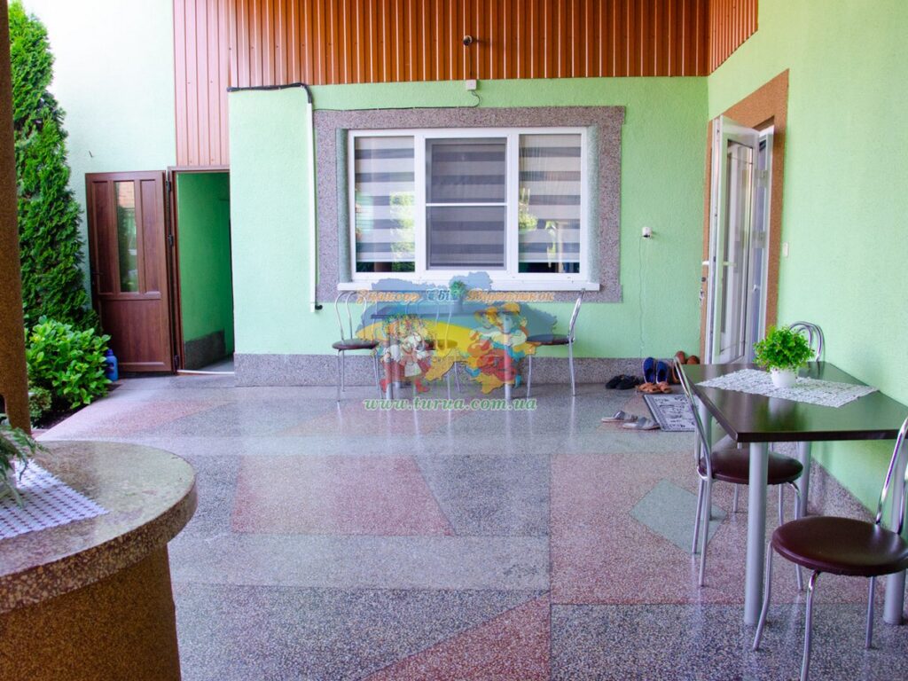 Приватний будинок Єлена Солотвино