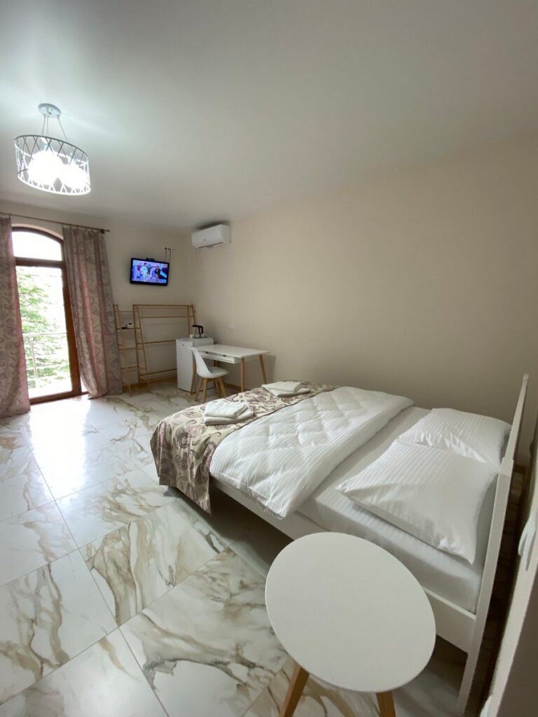 Гостинний дім Соняшник Солотвино