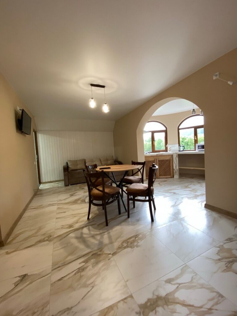 Гостинний дім Соняшник Солотвино