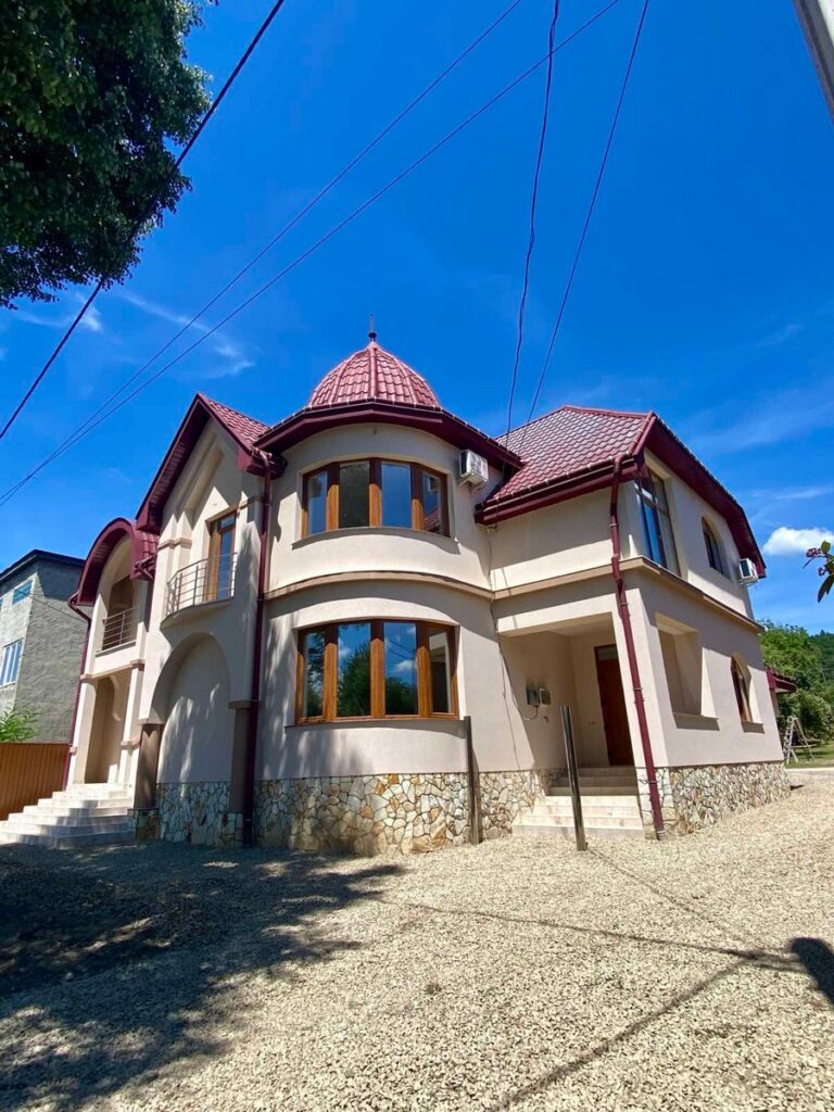 Гостинний дім Соняшник Солотвино