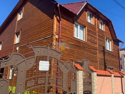 Приватний будинок у Маріі