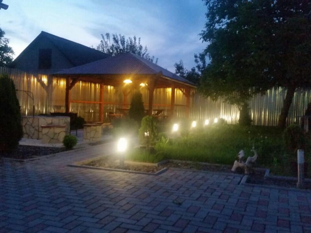 Будинок «ЗАТИШНА ХАТИНКА» Косонь