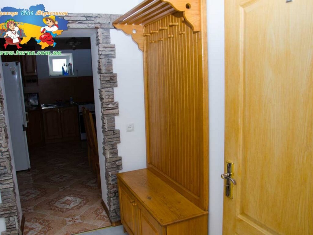 Будинок «ЗАТИШНА ХАТИНКА» Косонь