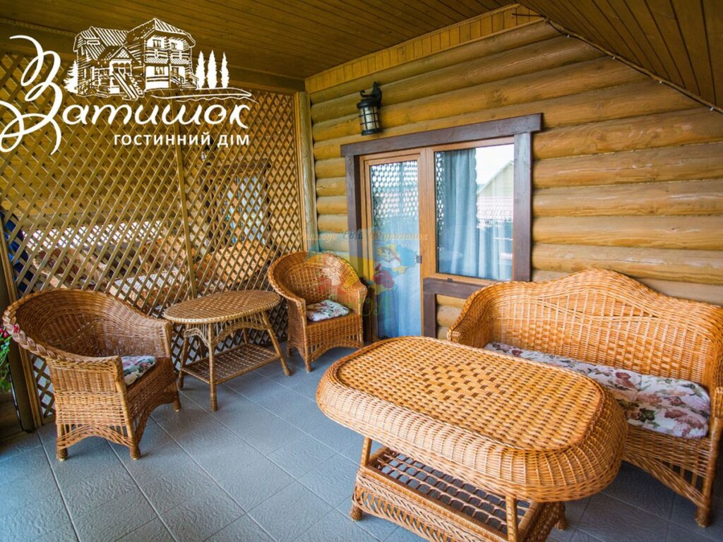 Гостинний дім ЗАТИШОК Дийда