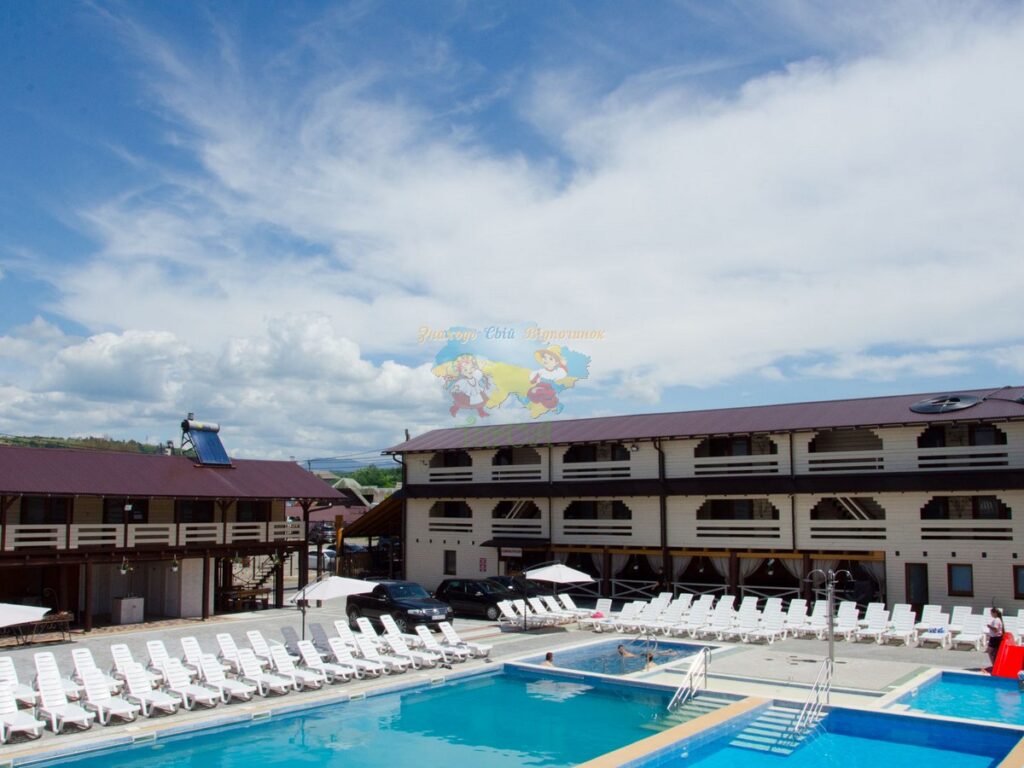 База відпочинку Золотий Павлін Солотвино